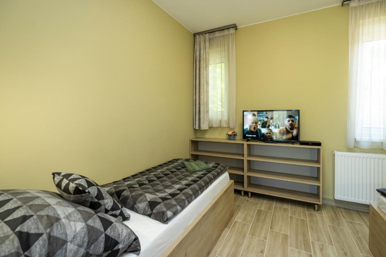Star Apartman Eger Exteriör bild