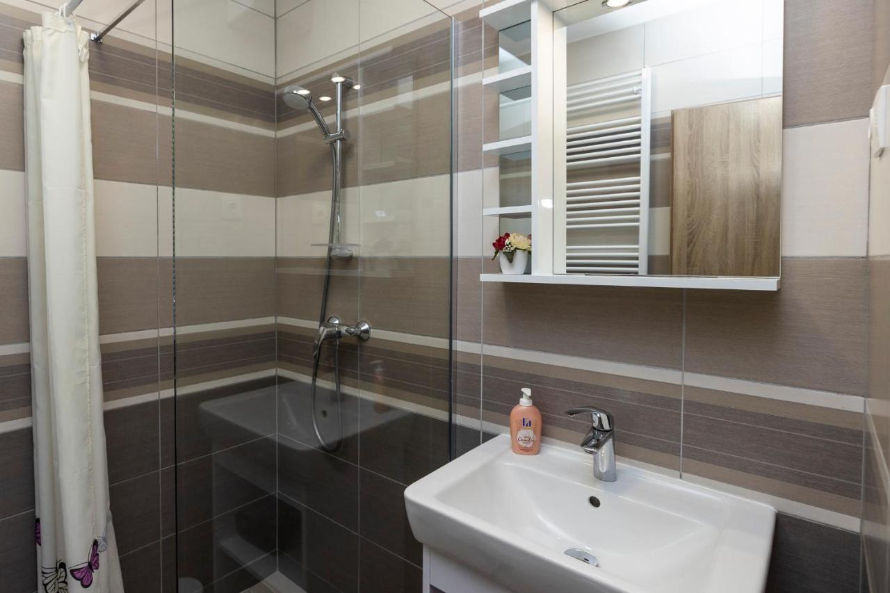 Star Apartman Eger Exteriör bild
